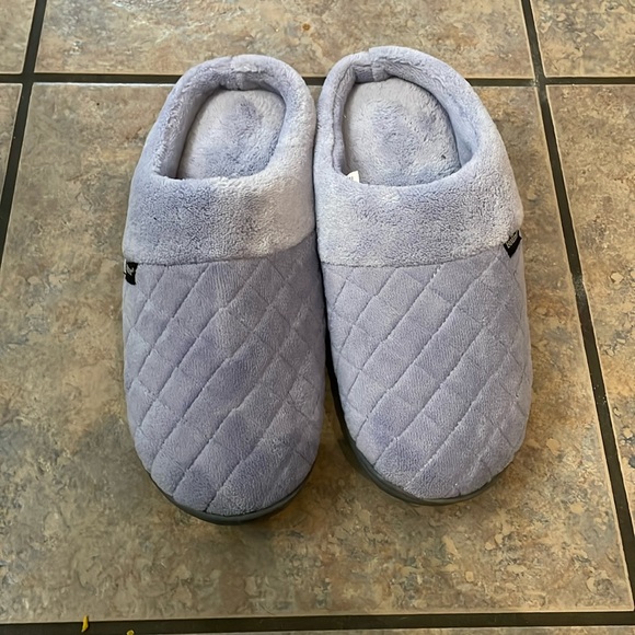 New Without Tags~Woman’s Lavender Isotoner Size 9.5~10 Fits More For 8.5~9.0 - Picture 3 of 10